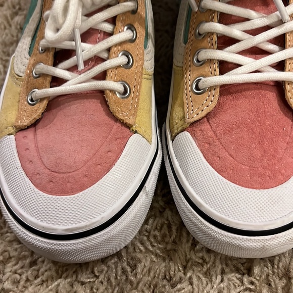 Van’s UltraCush Hightops - Picture 5 of 7